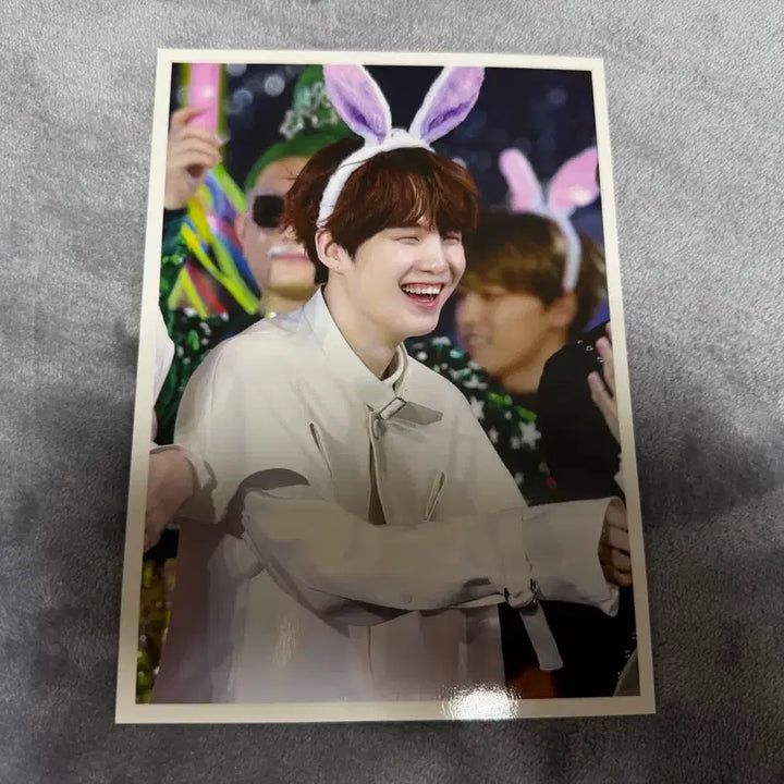 [BUNJANG] BTS Suga Rabbit Ear Photocard / 방탄소년단 슈가 토끼 귀 포토카드