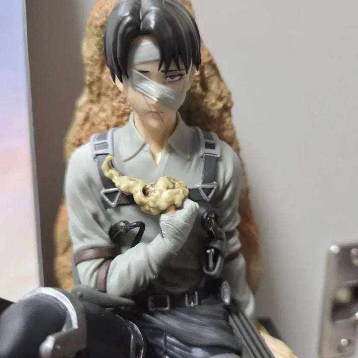 [BUNJANG] Attack on Titan Ichiban Kuji C Prize Levi Figure &amp; E Prize Acrylic Set / 진격의거인 제일복권 이치방쿠지 C상 리바이 피규어 E상 아크릴 일괄
