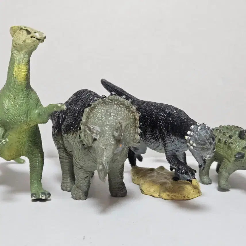 [BUNJANG] Safari Ltd. Carnegie Collection 1988 Dinosaur Figure Set (4 Types) Vintage Toy / 사파리 엘티디 카네기 컬렉션 1988 공룡 피규어 4종 일괄 고전 완구