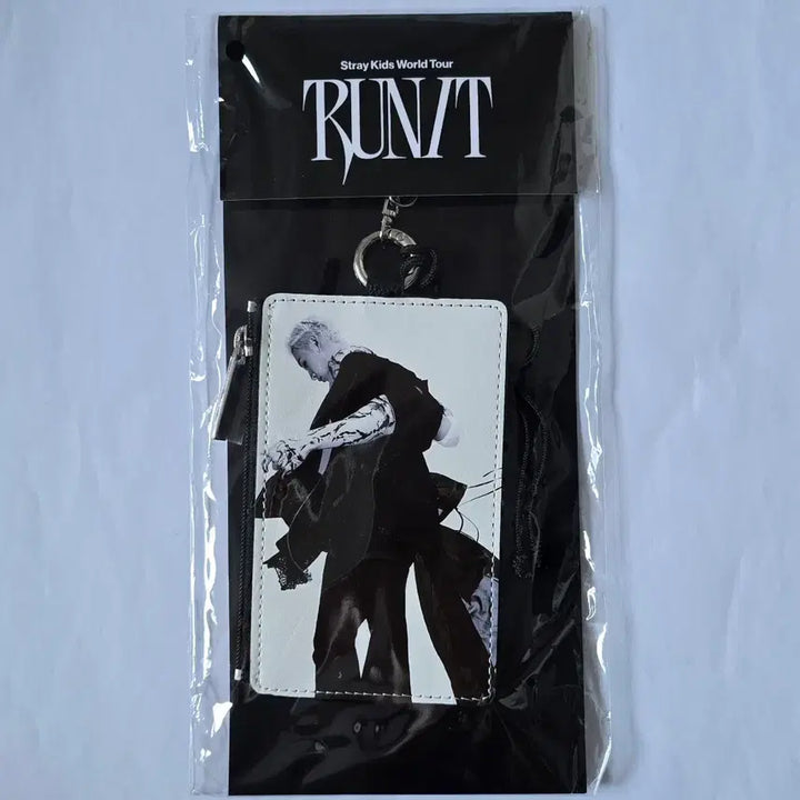 [BUNJANG] Stray Kids Run 2: Learnt It Card Holder Keyring Bang Chan Photocard Holder / 스키즈 런잇 카드 홀더 키링 방찬 미개봉 새상품