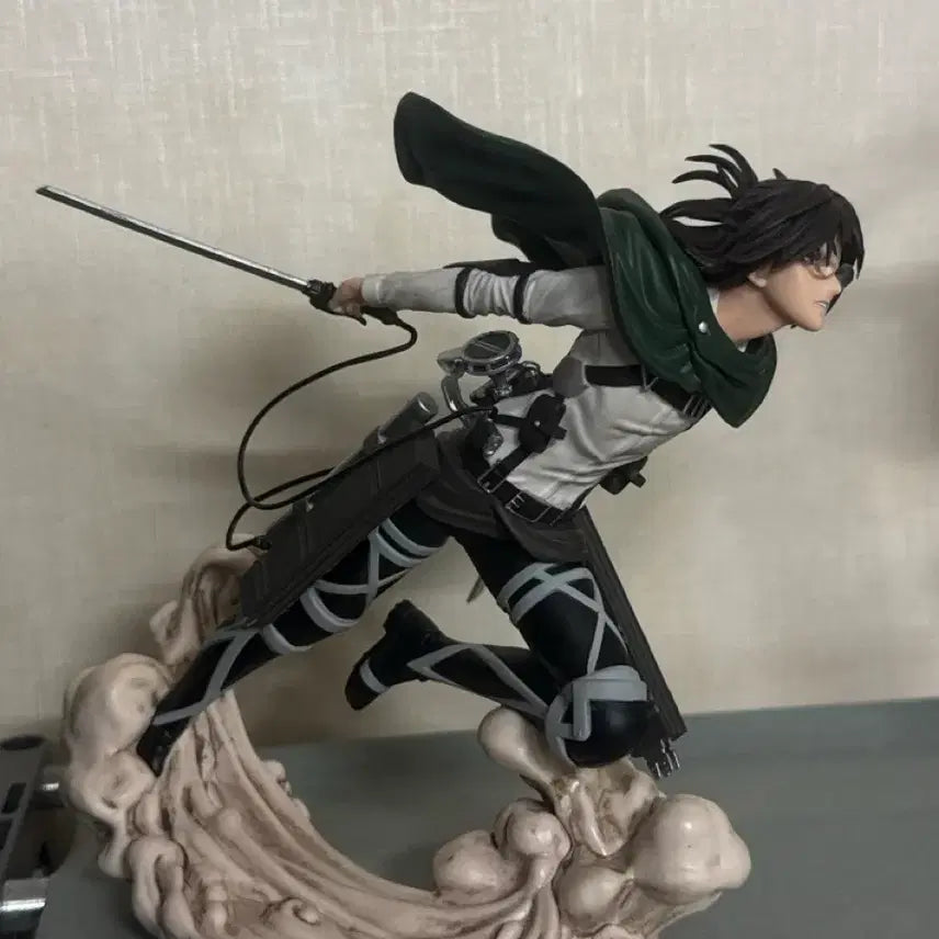 [BUNJANG] Attack on Titan Chōgeki no Iinkai Ichiban Kuji Levi &amp; Hange Bundle Set / (급처) 진격의 거인 땅울림 제일복권 리바이,한지