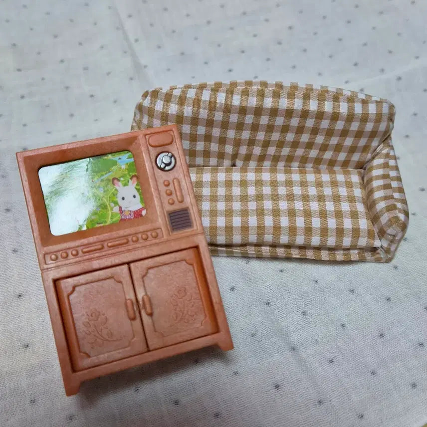 [BUNJANG] Sylvanian Families Sofa and TV Set / 실바니안 가구