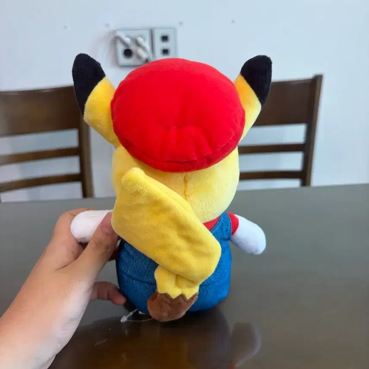 [BUNJANG] Pokemon Center Limited Edition Mario Pikachu Plush Doll (2016) / [정품] 2016 한정 포켓몬센터 마리오 피카츄 봉제인형 (종이택X)