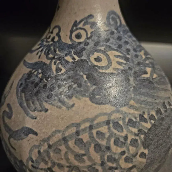 [BUNJANG] Joseon Dynasty Celadon White Porcelain Vase with Dragon Motif / 백자 청화 용문 병