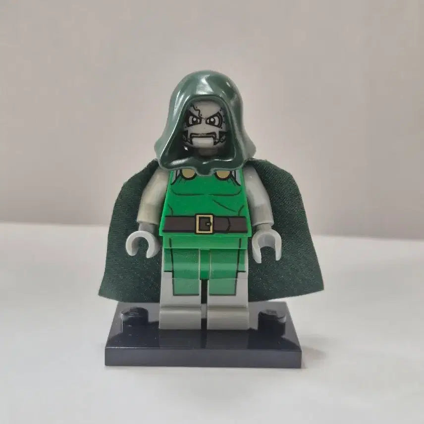 [BUNJANG] LEGO Marvel Doctor Doom Minifigure 76005 / 레고 마블 닥터둠 미니피규어 76005
