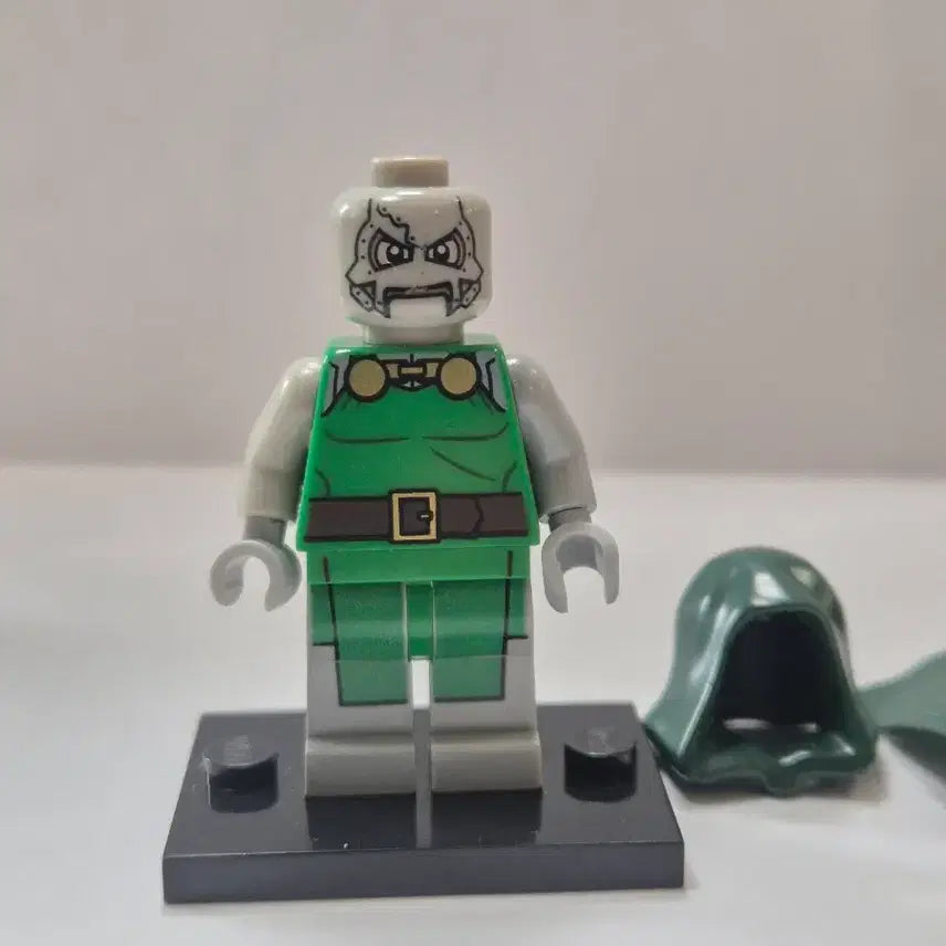 [BUNJANG] LEGO Marvel Doctor Doom Minifigure 76005 / 레고 마블 닥터둠 미니피규어 76005