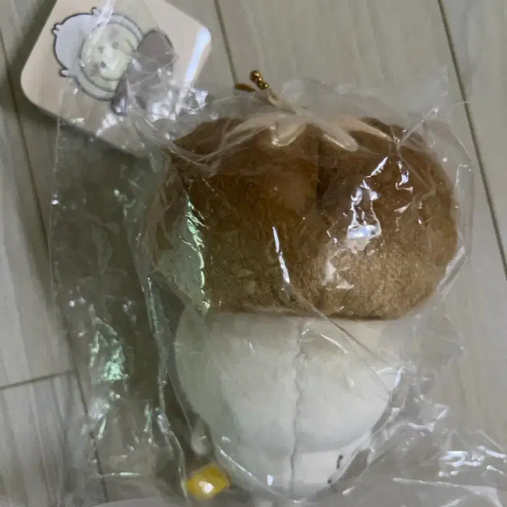 [BUNJANG] Halloween Mushroom Usagi Keyring Plush Mascot (Sealed) / 미개봉 새상품 택o) 할로윈 버섯 우사기 키링 인형 마스코트