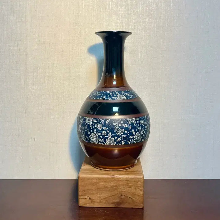 [BUNJANG] Chinese Southern Celadon Floral Decorated Ceramic Vase (33cm) / 중국 남청 화훼문 유약 도자기 화병(33cm)
