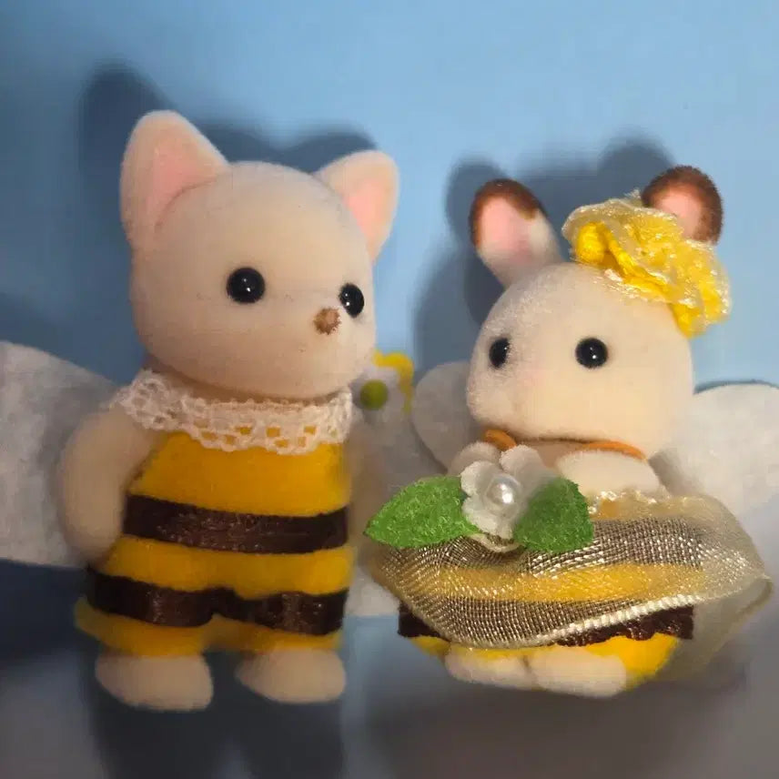 [BUNJANG] Sylvanian Families Bee Bugbies Chihuahua + Bee Chocobunny Newborn / 실바니안 패밀리 꿀벌 버그버디즈 치와와 + 꿀벌 초코토끼 신생아