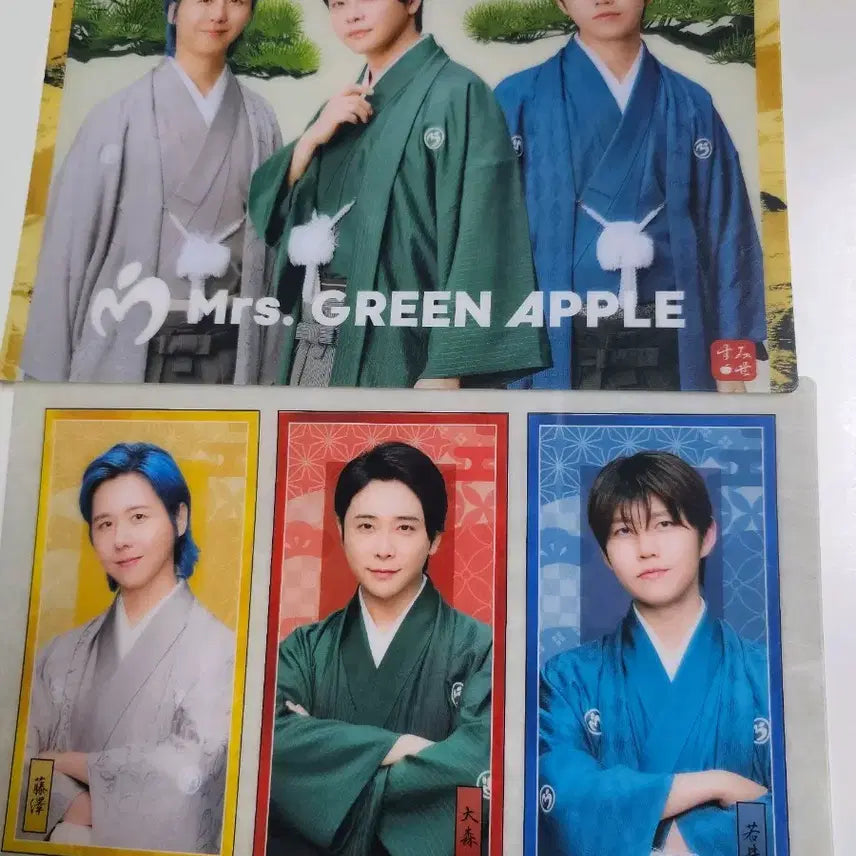 [BUNJANG] Mrs. Green Apple Lawson New Year Visual Sheet Set (4 Types) / 미세스그린애플 로손 비주얼시트 4종