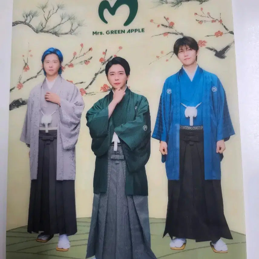 [BUNJANG] Mrs. Green Apple Lawson New Year Visual Sheet Set (4 Types) / 미세스그린애플 로손 비주얼시트 4종