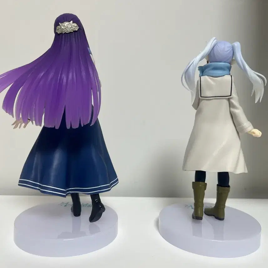 [BUNJANG] Frieren Fern Winter Uniform Figure / 프리렌 페른 후류 동복 피규어