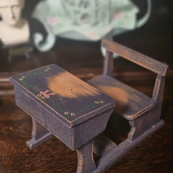 [BUNJANG] Vintage Mini Desk and Chair Set with Books / 빈티지 미니 책상 의자 책 세트 2개 북유럽