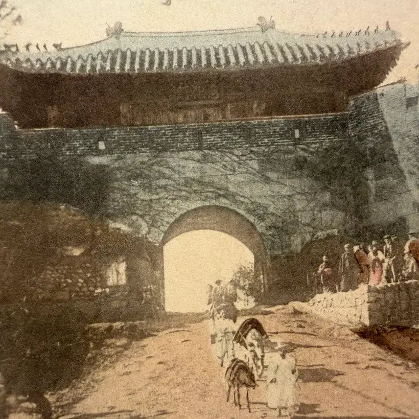 [BUNJANG] 1910s Keijo Ikeda Manufacturing Colored Postcard of Hyehwamun Gate / 1910년 - 대한제국 말기 경성 혜화문 채색 엽서 - 건축사 서울학