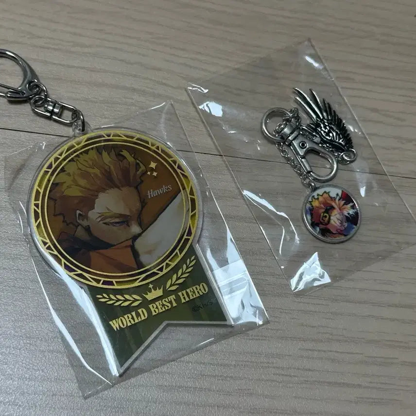 [BUNJANG] My Hero Academia Original Art Exhibition Hawks Alloy Charm &amp; World Heroes&