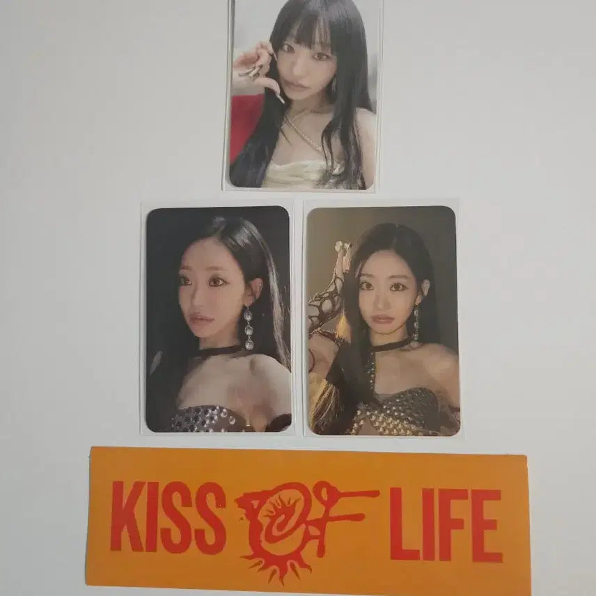 [BUNJANG] KISS OF LIFE Julie SWEAT Collection Bundle Set Random Photocard / 일괄판매. 키스오브라이프  성수 팝업 쥴리 랜덤 포카 포토카드 키오프 SWEAT KISS OF LIFE KIOF 트레카