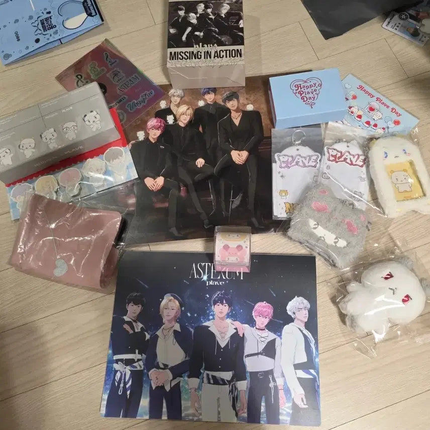 [BUNJANG] Pleiades POB Bundle Set (Includes Lightstick) / 플레이브 미공포 굿즈들 일괄 양도 (응원봉 있음)