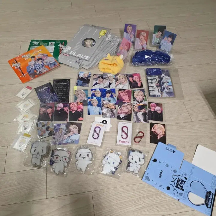 [BUNJANG] Pleiades POB Bundle Set (Includes Lightstick) / 플레이브 미공포 굿즈들 일괄 양도 (응원봉 있음)