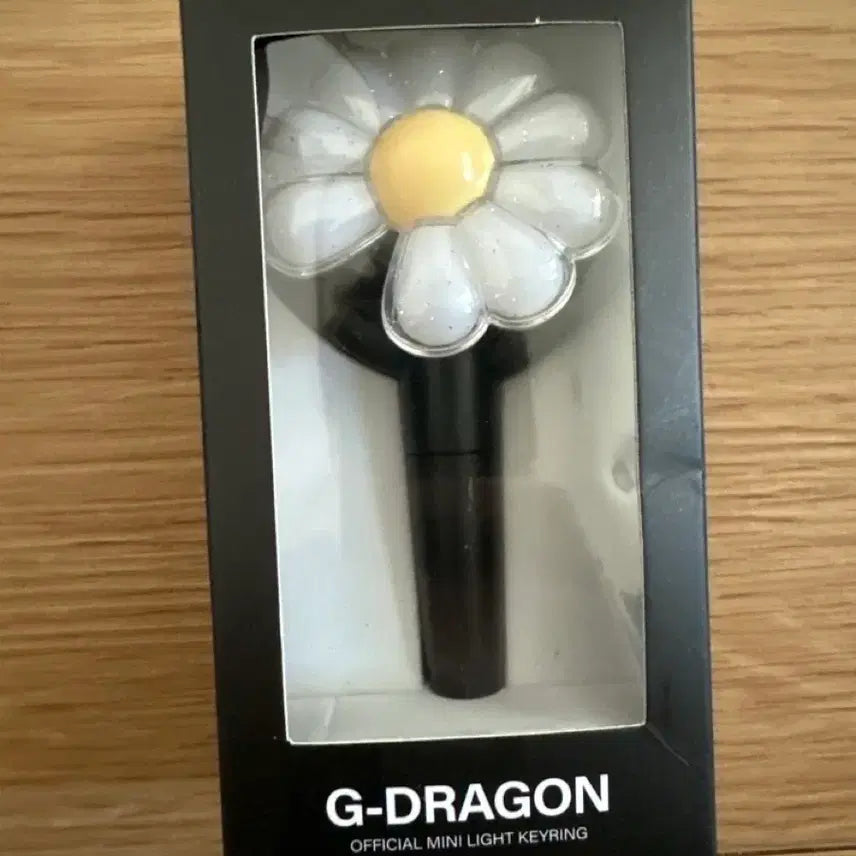 [BUNJANG] G-Dragon Light Keyring Daisy / 지드래곤 라이트 키링 데이지
