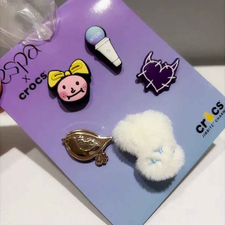[BUNJANG] Aespa x Crocs Collaboration Limited Edition Jibbitz 5-Pack Set / (정품/새상품) 에스파 X 크록스 콜라보 지비츠 5팩 세트 한정판