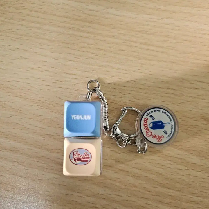 [BUNJANG] TXT Yeonjun Ice Cream Keycap Keyring / 연준 아이스크림 키캡 키링