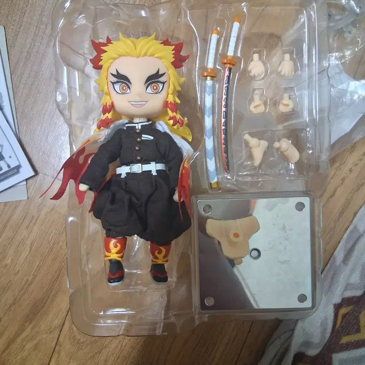 [BUNJANG] Demon Slayer Kyojuro Rengoku Nendoroid Doll / (개봉) 귀멸의 칼날 렌고쿠 쿄쥬로 넨도로이드돌 팝니다.