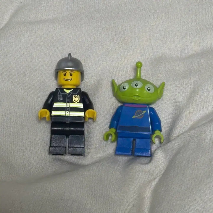 [BUNJANG] Bundle Set: Toy Story Assembled Figure + LEGO Alien Minifigure / 일괄) 토이스토리 조립 피규어+레고 미니 피규어 알린