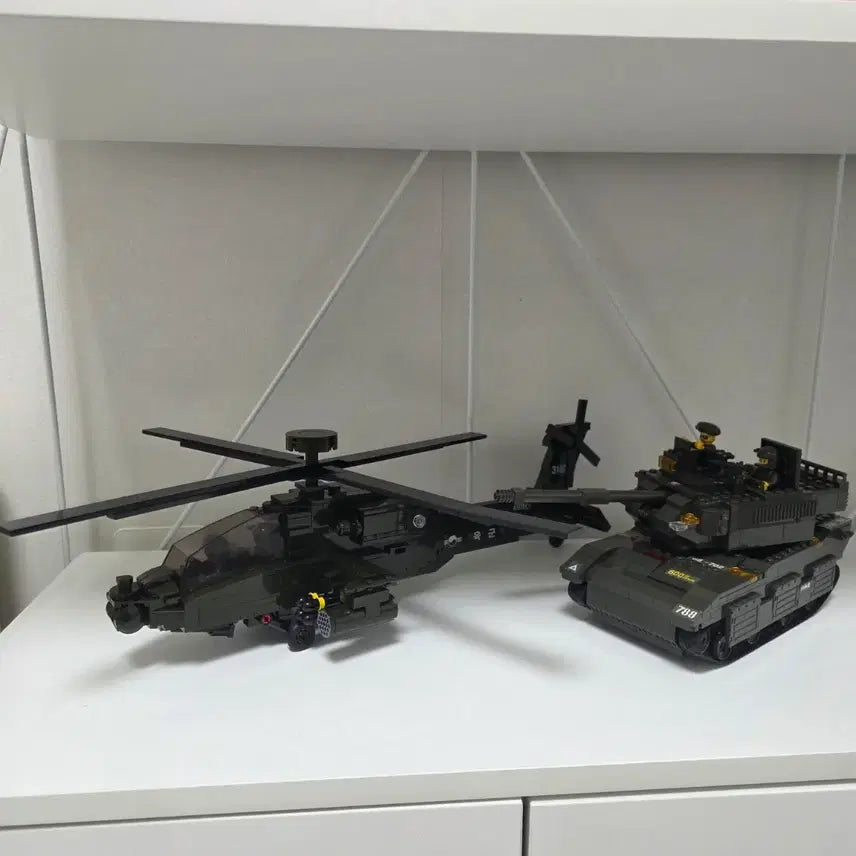 [BUNJANG] Oxford Apache Helicopter &amp; Self-Made Tank Building Blocks Set / [레고] 옥스포드 아파치 &amp; 셀프제작 탱크