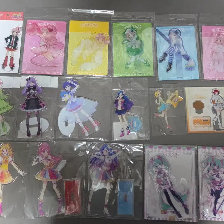 [BUNJANG] Aikatsu (ImStar), PriPara, Shugo Chara, Miku Acrylic Stand &amp; Paper Goods Bundle / 아이카츠(아이엠스타), 프리즘스톤, 캐캐체(캐릭캐릭체인지), 미쿠 굿즈 (아크릴, 지류) 일괄 판매