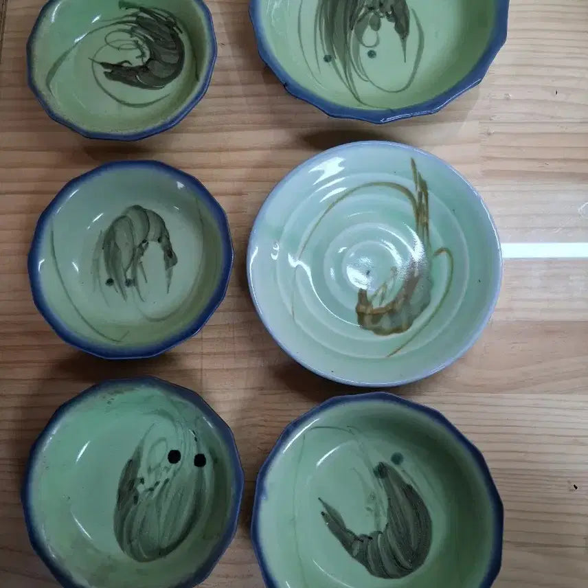 [BUNJANG] Set of 6 Hand-Painted Celadon Porcelain Plates with Shrimp Motif / 새우 그림 외사기 녹유 접시 6개