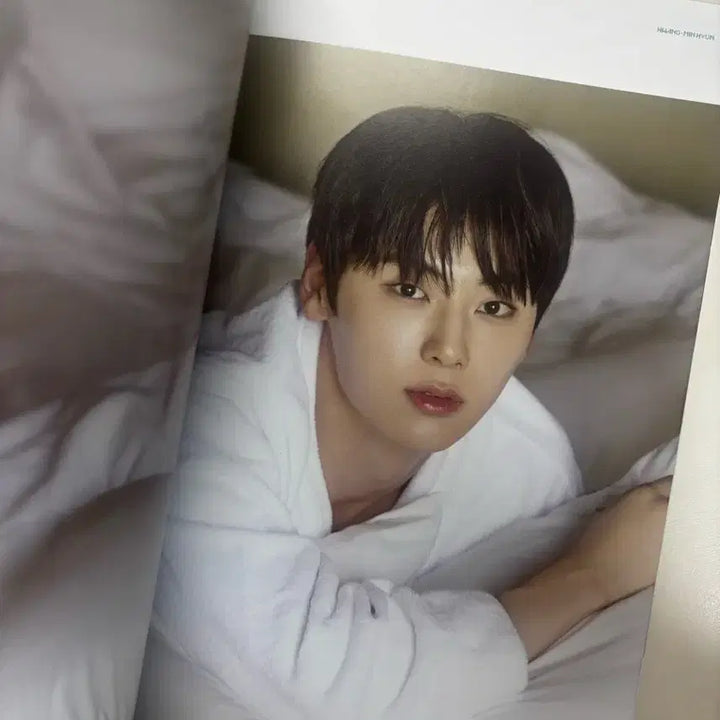 [BUNJANG] Wanna One Hwang Minhyun Bundle Set (Photocards, Mini Posters, Goods, Photobook) / 워너원 황민현 굿즈+포카 일괄