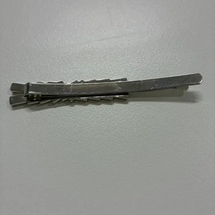 [BUNJANG] LE SSERAFIM Logo Hairpin / 르세라핌 로고 헤어핀