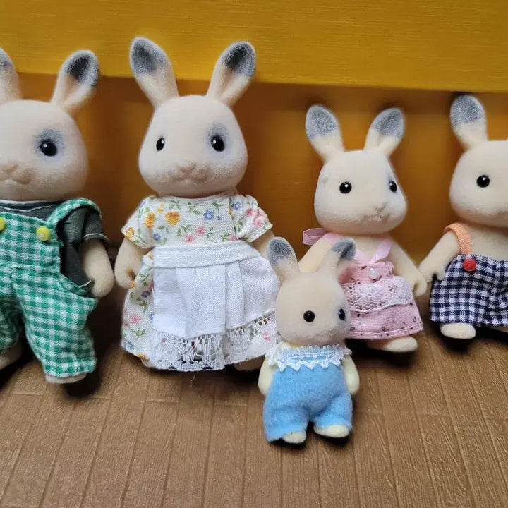 [BUNJANG] Sylvanian Families Cottontail Rabbit and Brown Mole Family Bundle Set / 실바니안 콘탑멍토끼와 갈색두더지가족 일괄로만 판매