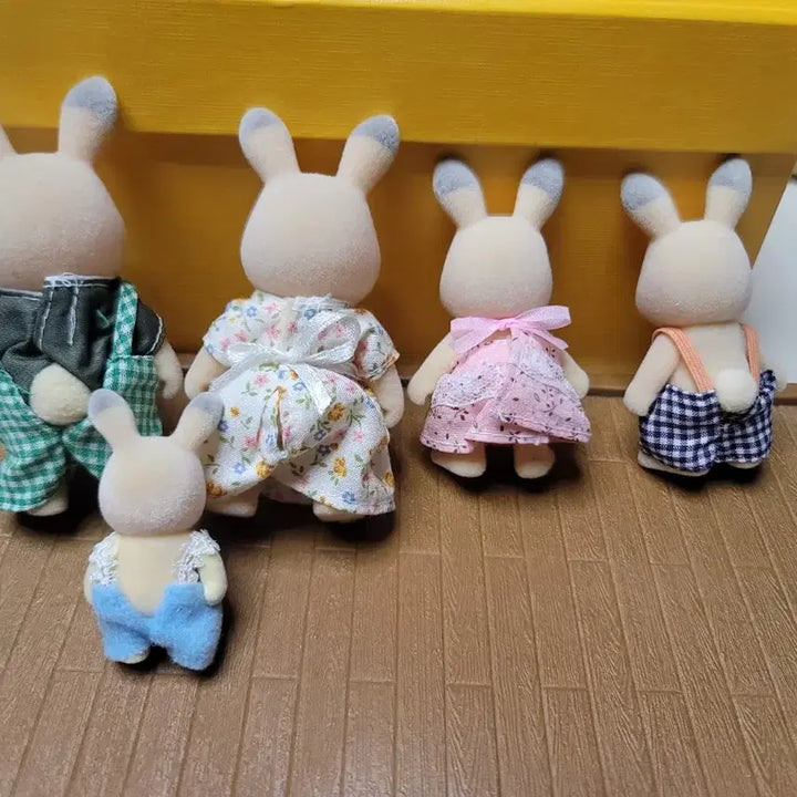 [BUNJANG] Sylvanian Families Cottontail Rabbit and Brown Mole Family Bundle Set / 실바니안 콘탑멍토끼와 갈색두더지가족 일괄로만 판매