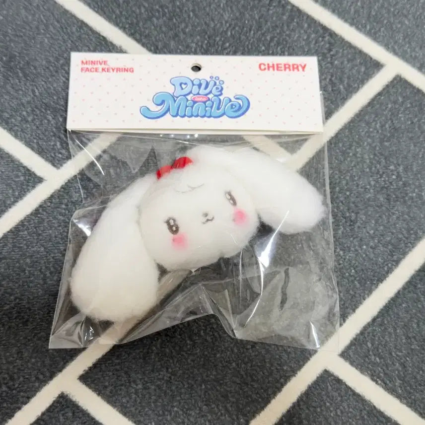 [BUNJANG] IVE Minive Cherry Wonyoung Face Keyring / 아이브 미니브 체리 원영 팝업 페이스 키링 양도