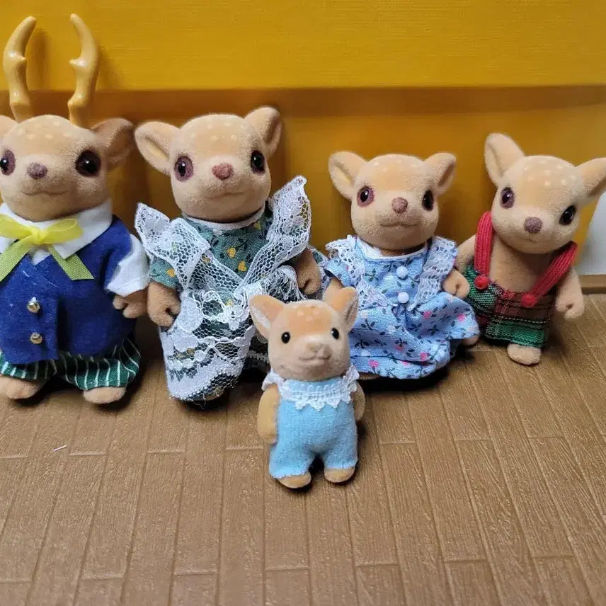 [BUNJANG] Sylvanian Families Old Reindeer Family Bundle / 실바니안 올드 순록가족 일괄로만 판매