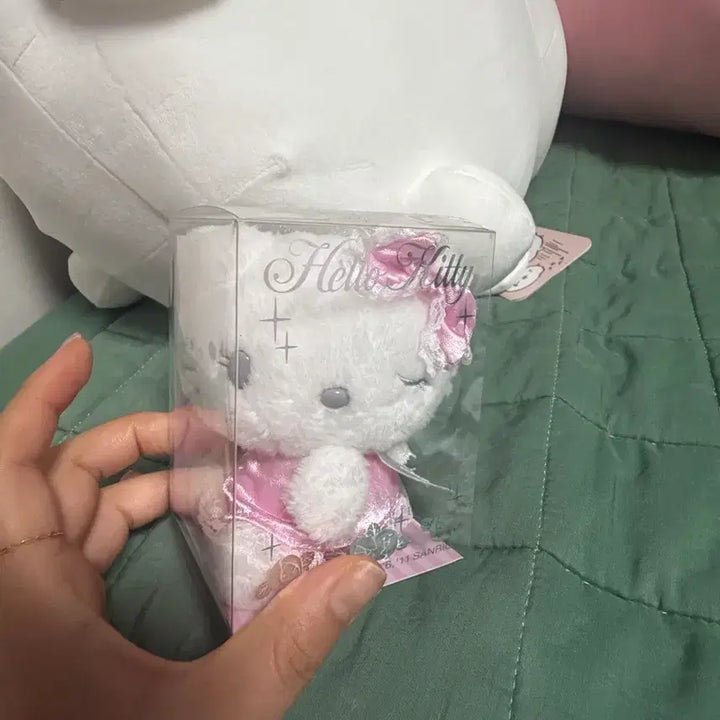 [BUNJANG] Sanrio Vintage Hello Kitty Wink Doll Angel Kitty Mascot / 고전키티 천사 윙크인형 엔젤키티 키티 마스코트