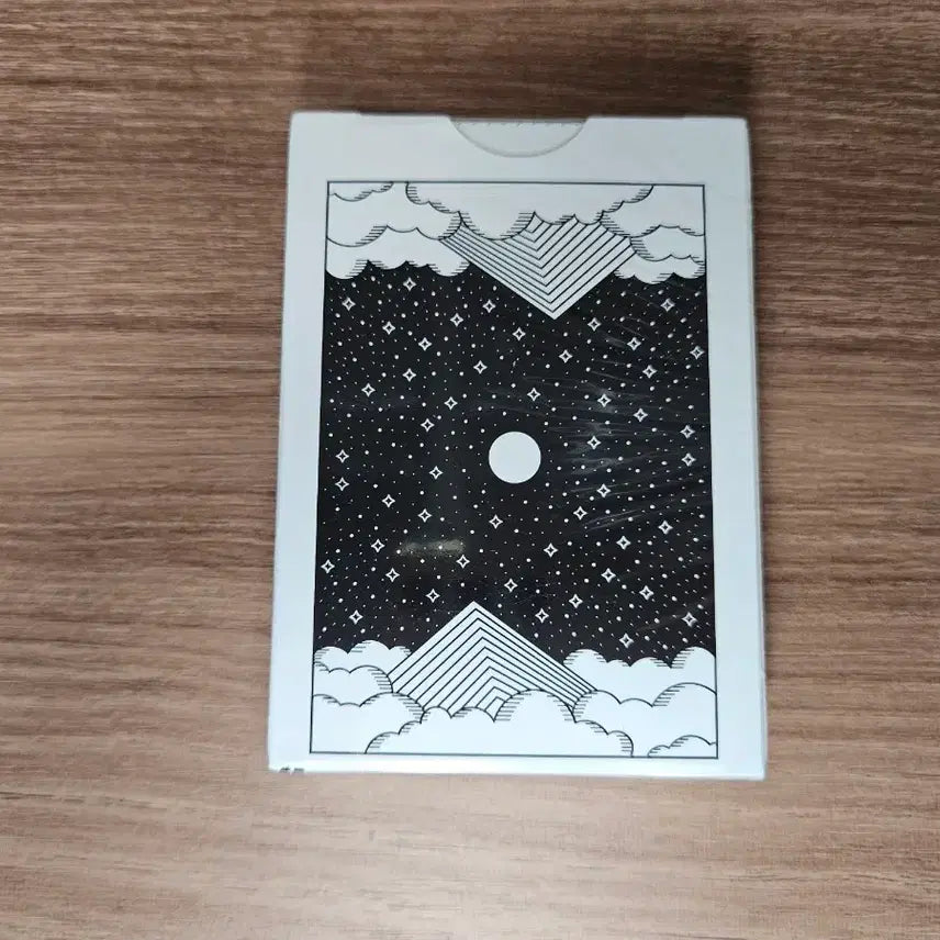 [BUNJANG] PEEK Playing Cards Illustration Deck - Sealed / 피크 플레잉카드 마술카드
