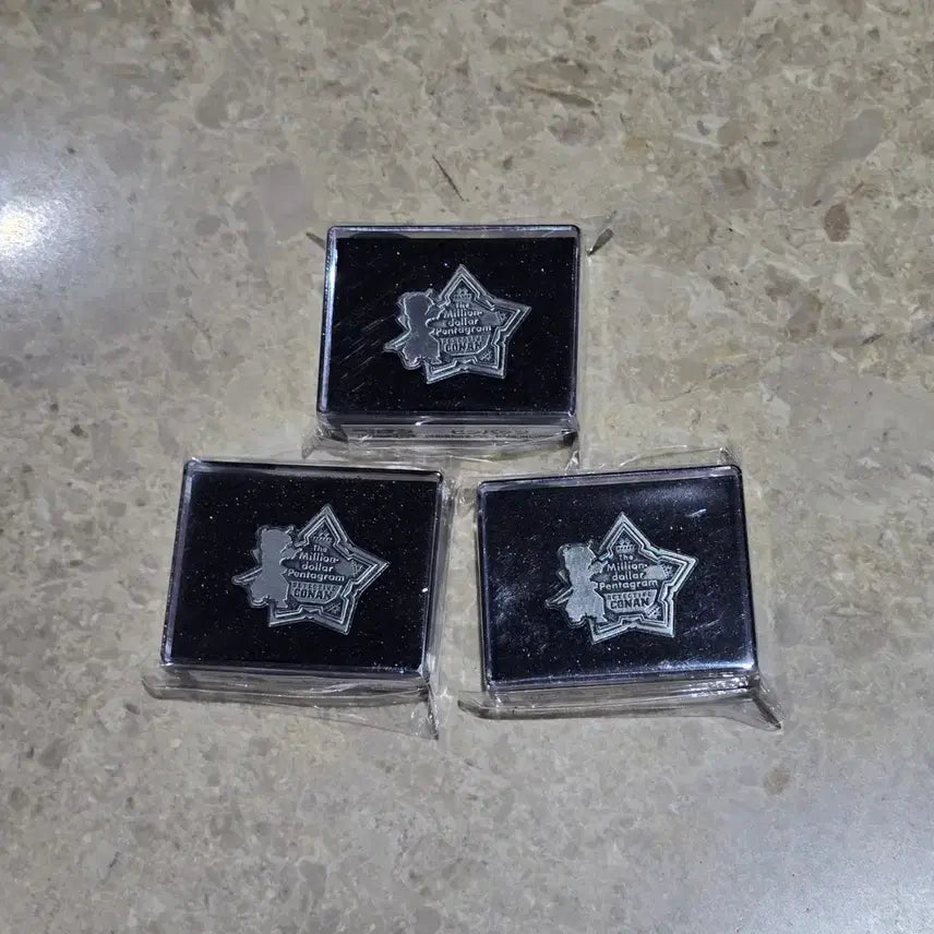 [BUNJANG] Detective Conan 100 Million Dollar Penny Official Pin Badge (Sealed) / 미개봉) 명탐정 코난 100만달러의 펜타그램 정품 핀뱃지