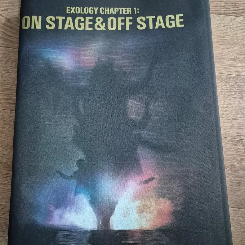 [BUNJANG] EXO EXOLOGY CHAPTER 1: ON STAGE &amp; OFF STAGE Photobook Set / 엑소의 일상생활  book