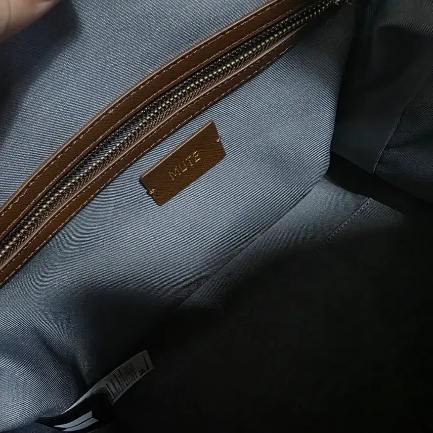 [BUNJANG] BTS V Mute Bag Layover POB / V MUTE BAG, Layover특전 양도합니다.