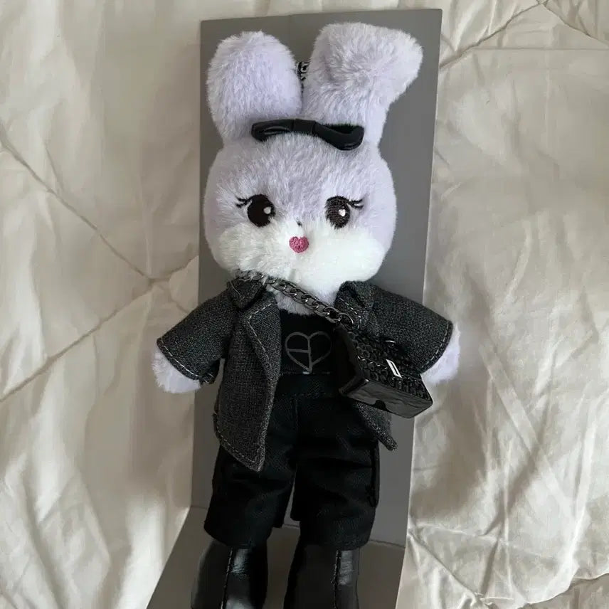 [BUNJANG] BLACKPINK Jisoo Long-Legged Ssuya Doll Keychain / [미사용 새상품] 블랙핑크 지수 롱다리 수야 인형키링
