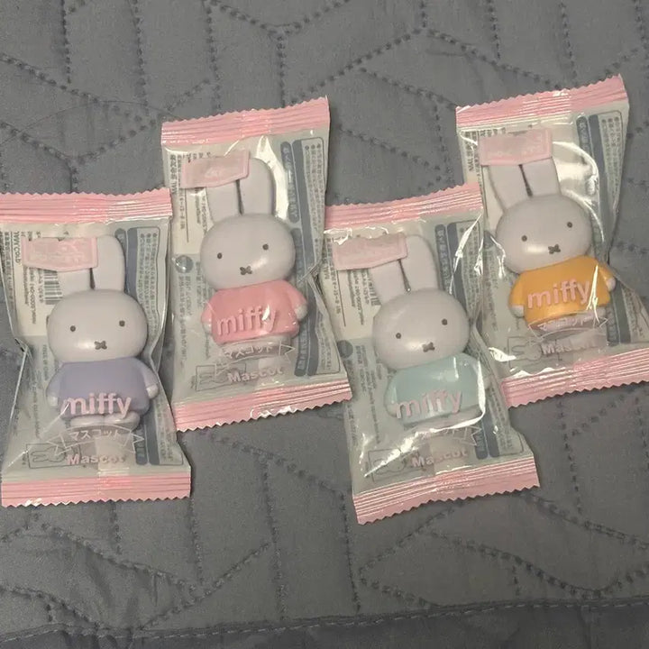 [BUNJANG] Daiso Miffy Figure Bundle (Includes Flat Miffy) / 다이소 미피 피규어 일괄 납작미피 포함