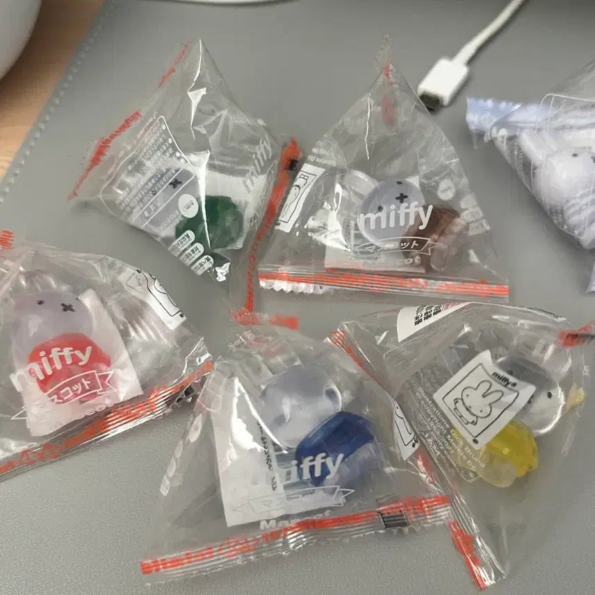 [BUNJANG] Daiso Miffy Figure Bundle (Includes Flat Miffy) / 다이소 미피 피규어 일괄 납작미피 포함