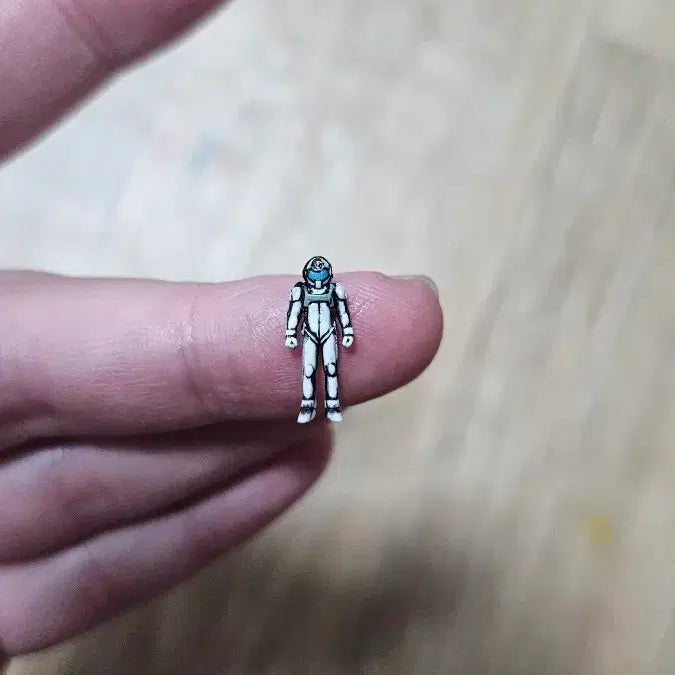 [BUNJANG] Bandai Miniature MG 1/100 Crossbone Series Spacesuit Pilot Figure / 반다이 미니어처 mg1/100 크로스본 시리즈 우주복 파일럿 피규어