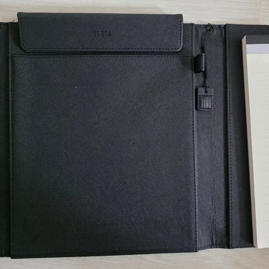[BUNJANG] BTS SUGA Artist-Made Collection Black Note &amp; Cover Set / BTS 윤기 블랙노트&amp;커버 세트