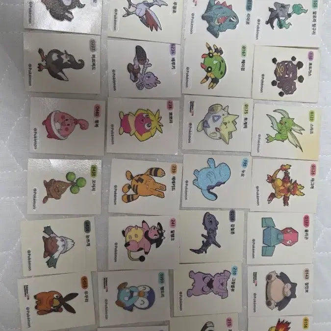 [BUNJANG] Pokemon Bread Stickers Bundle (28 pcs) / 포켓몬스터 띠부띠부실 스티커 판매