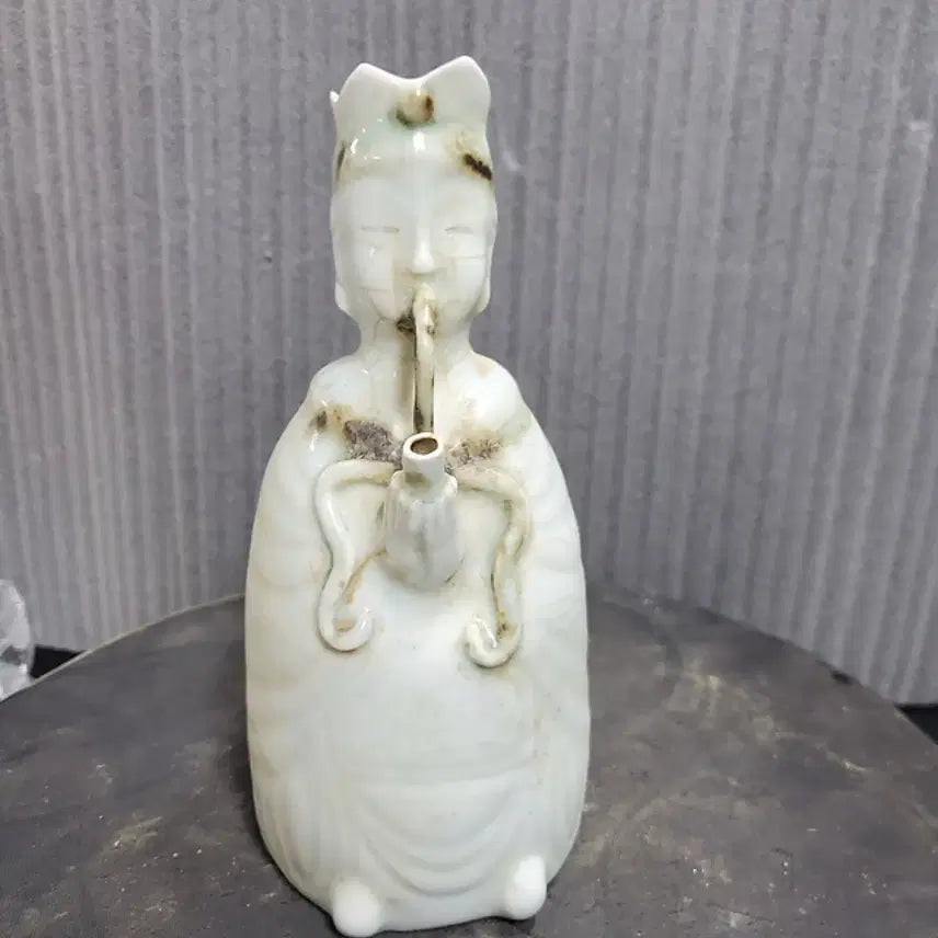 [BUNJANG] Goryeo Celadon Figure Vase / 송 연청자 인물형 정수병 정병 중국도자기 골동품 고미술품 수집품 불교 청자