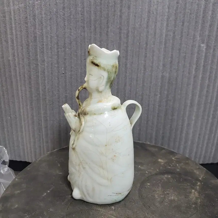 [BUNJANG] Goryeo Celadon Figure Vase / 송 연청자 인물형 정수병 정병 중국도자기 골동품 고미술품 수집품 불교 청자