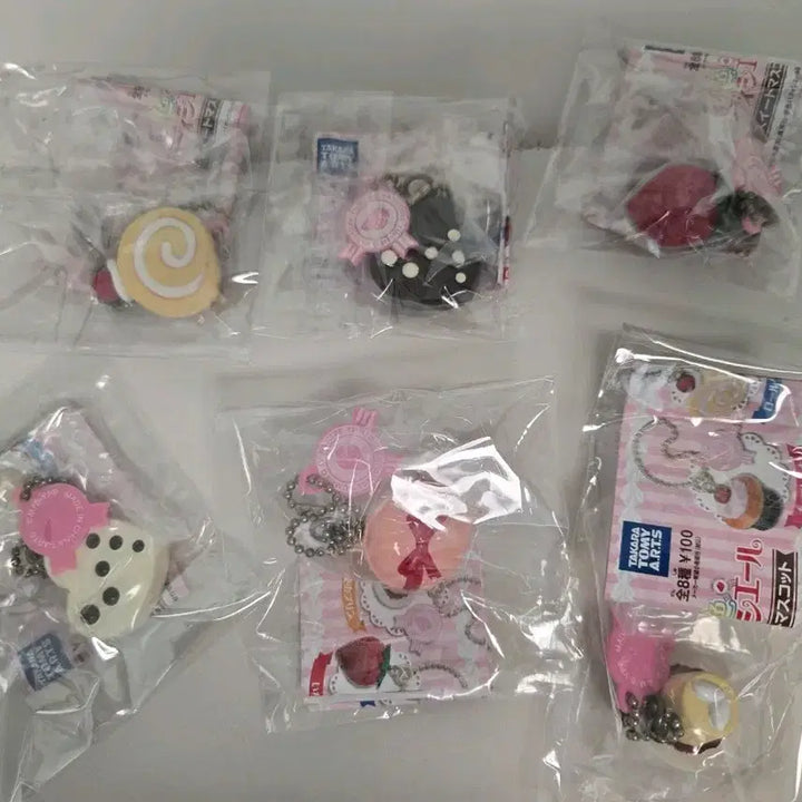 [BUNJANG] Dreamy Patissier Dessert Charm Set (6 types) / 고전) 꿈빛파티시엘 디저트키링 6종